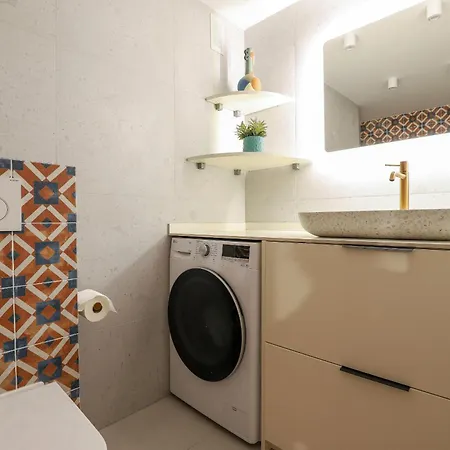 Prime Location Frontline Dona Sofia Apartment Fuengirola